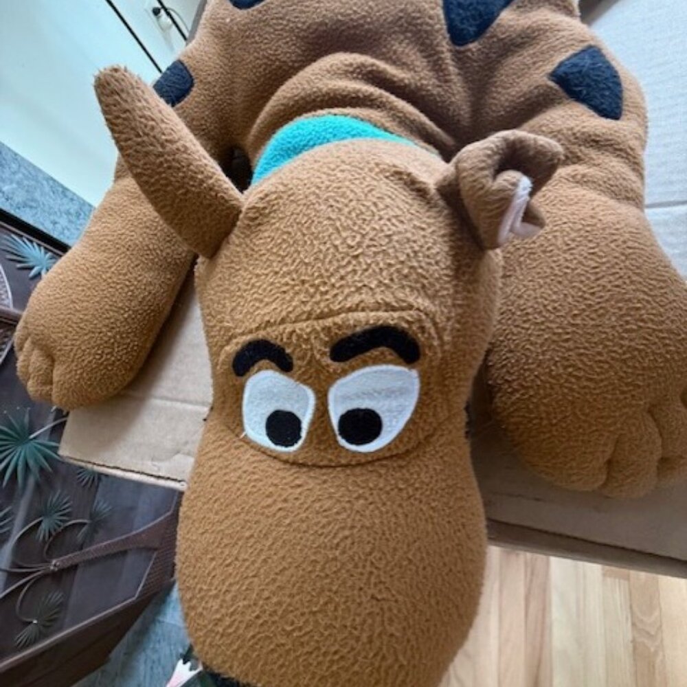 Scooby Doo 1998 36” Flat Laying Jumbo Plush Pillow Cartoon Network Vintage - Picture 7 of 10
